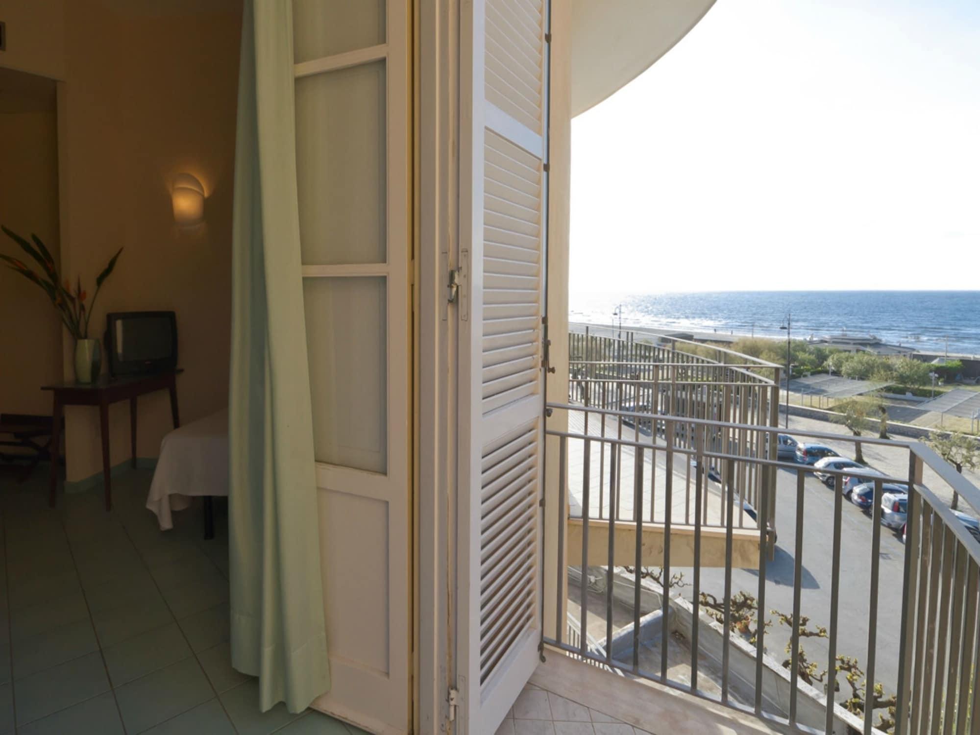 Hotel Serapo Gaeta Bagian luar foto