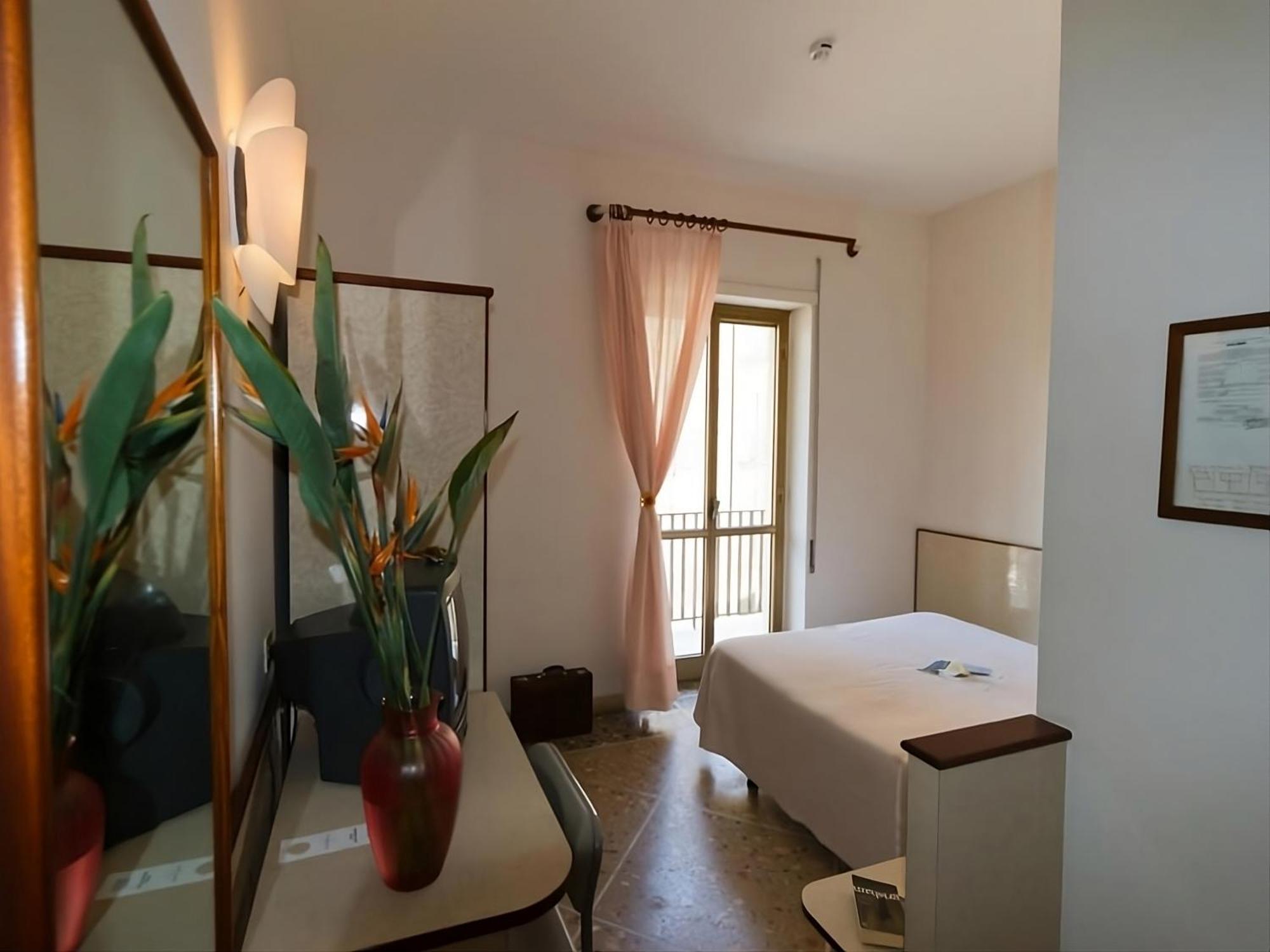 Hotel Serapo Gaeta Bagian luar foto