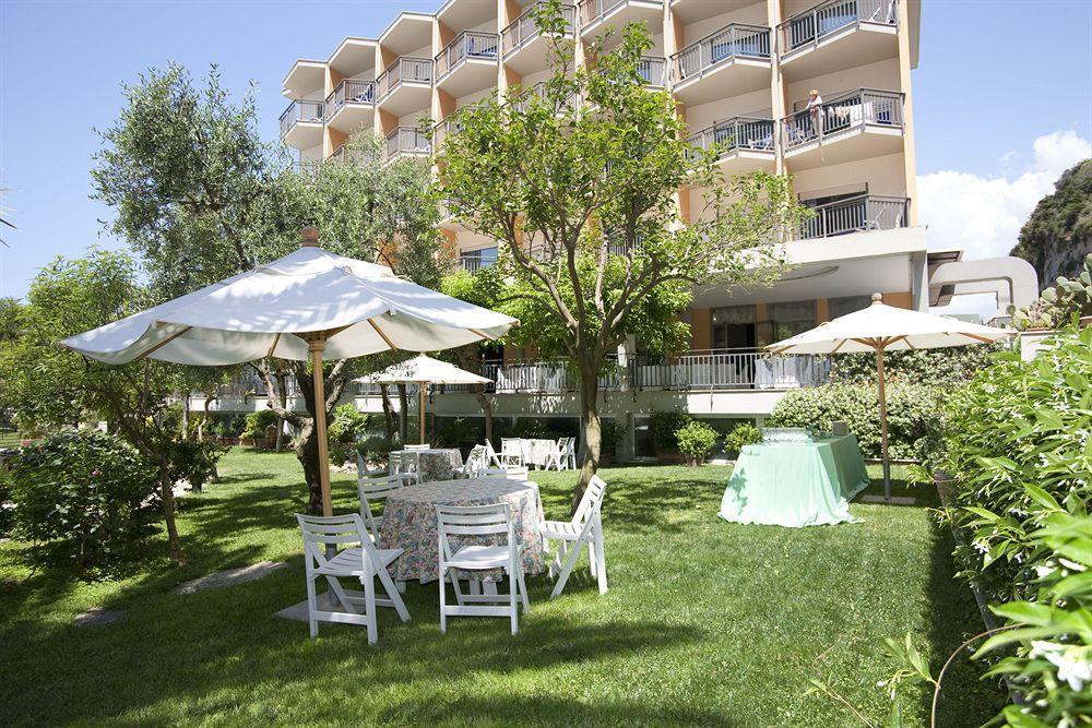 Hotel Serapo Gaeta Bagian luar foto